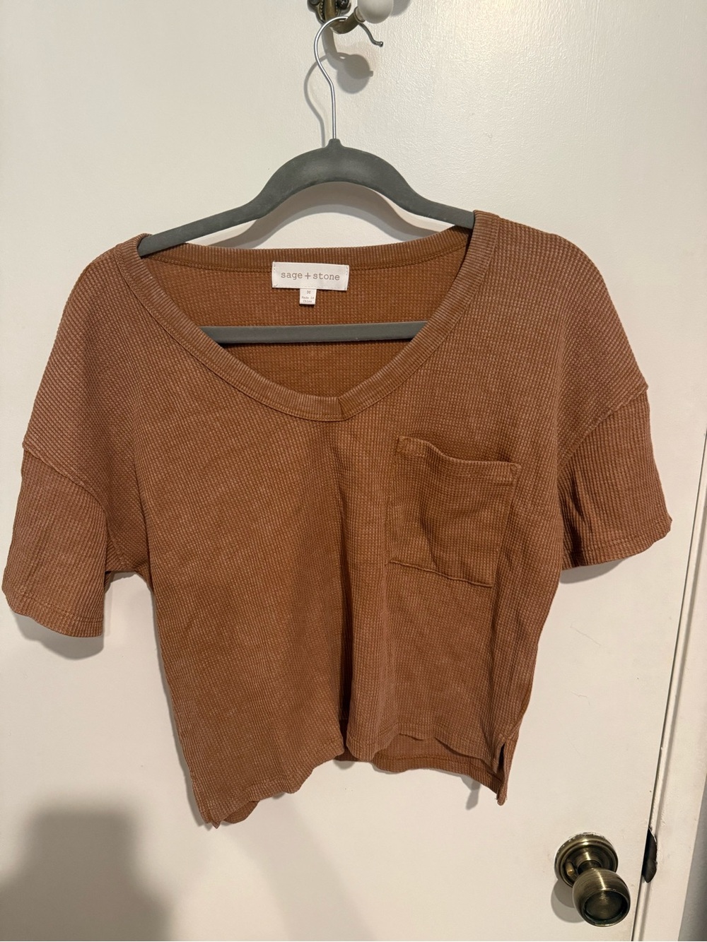 Sage + Stone Women's Brown Short Sleeve V-Neck Pocket Tee